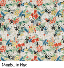 Load image into Gallery viewer, Medium Nesting Zipper Pouch in Waxed Canvas