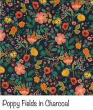 Load image into Gallery viewer, Medium Nesting Zipper Pouch in Waxed Canvas