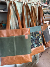 Load image into Gallery viewer, The Simple Tote