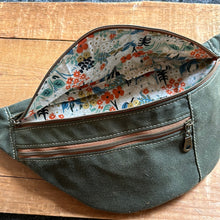 Load image into Gallery viewer, The Deluxe Belt Bag (Ready to Ship)
