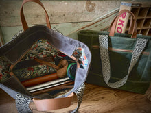 Load image into Gallery viewer, The Weekender Bag