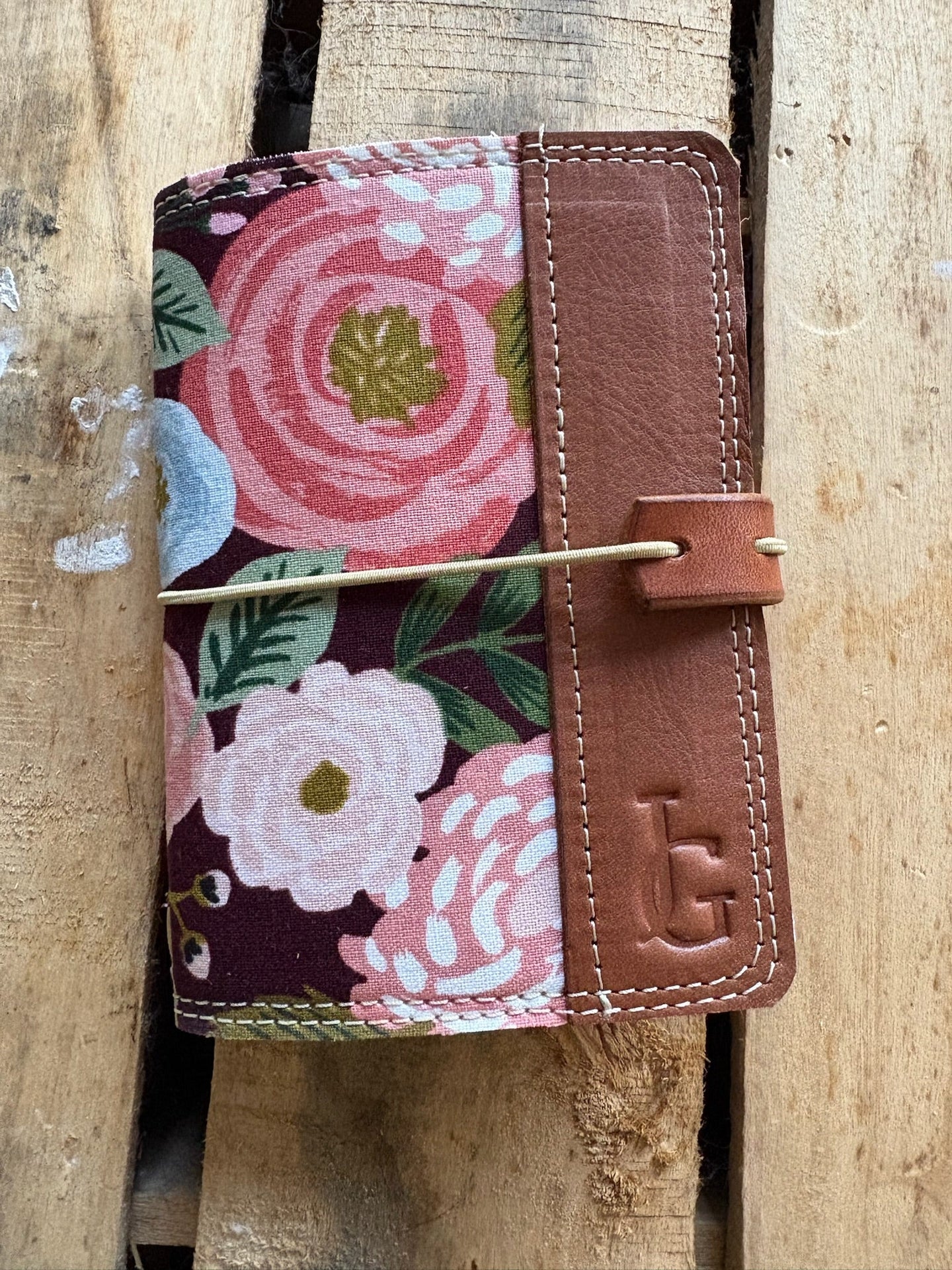 The Mini Journal - English Garden in Burgundy