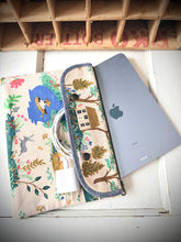 Load image into Gallery viewer, The Tech Pouch