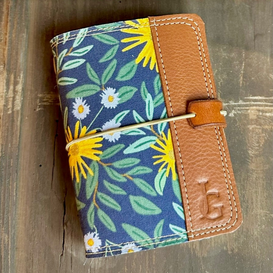 The Mini Journal - Daisy Fields