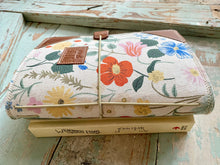 Load image into Gallery viewer, The Juniper Journal - Strawberry Fields in Natural