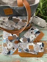 Load image into Gallery viewer, The Juniper Journal - English Garden in Linen