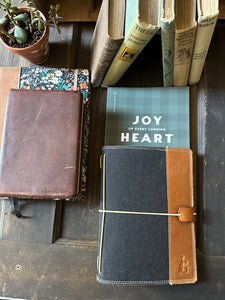 The Cedar Journal - Canvas in Black